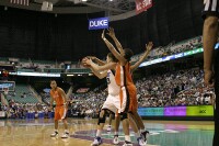 0-0, 19:13 - Virginia defense collapsing on Alison Bales