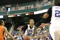 14-10, 12:38 - Carrem Gay enters the paint, where she was fouled.