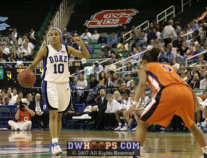 After a Duke steal, Lindsey Harding sets the offense