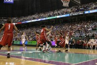 25-18, 8:48 - ...so Ali puts it on the floor...