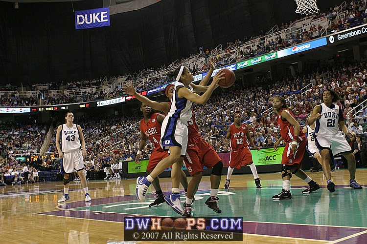 ...but missed this layup