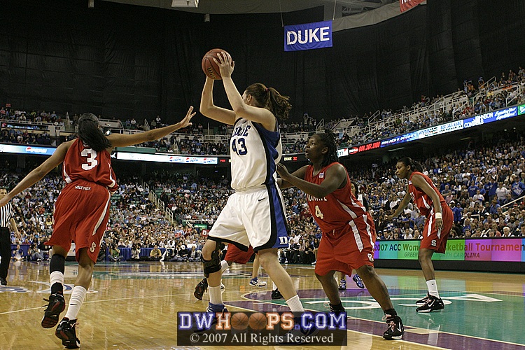 ...who got the ball into Alison, guarded inside by Keisha Brown