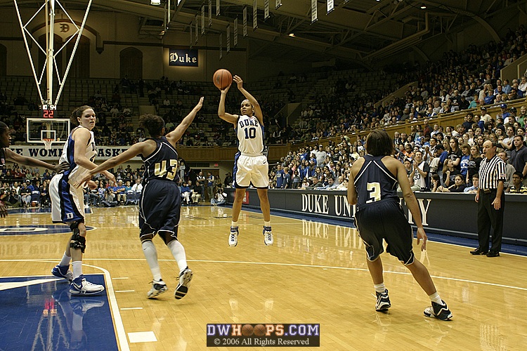 Lindsey Harding drains another jumper en route to a 16 point night.