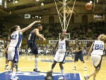 Jill Ingram kicks it out to Stephanie Higgs for a 3 point attempt...