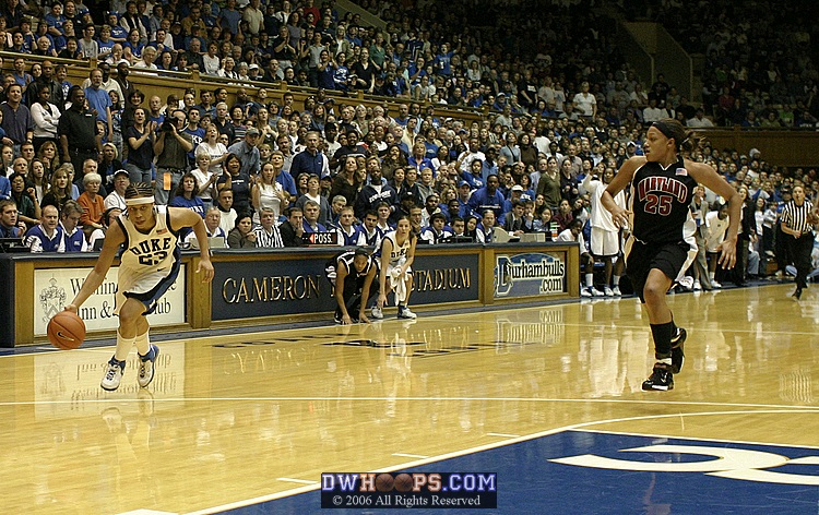 After an Emily Waner steal, Wanisha Smith picks up the loose ball, and goes in for the layup...  (2 of 4)
