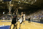 From a doubleteam, Abby Waner whips a pass to Wanisha Smith...