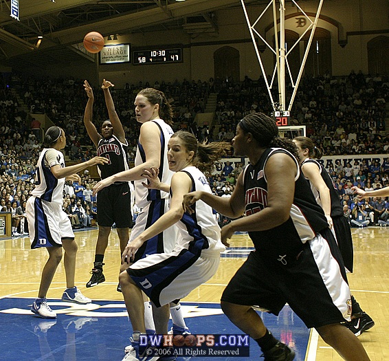 Crystal Langhorne puts up a jumper from the free throw line...