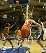 With Duke trailing by 11, Abby Waner takes and makes a long 2, as Joy Cheek battles Eleanor Brentnall for position inside