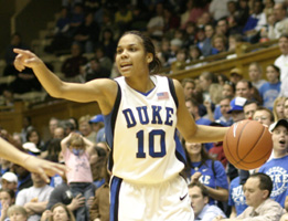 Lindsey Harding attacks the zone