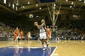 Wanisha Smith takes a perfect pass from Lindsey Harding...