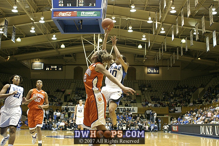 After a Bales steal, Lindsey converts a midrange jumper on the break.