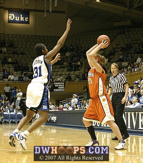 Keturah Jackson gets out on defense