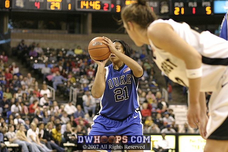 Joy Cheek at the line