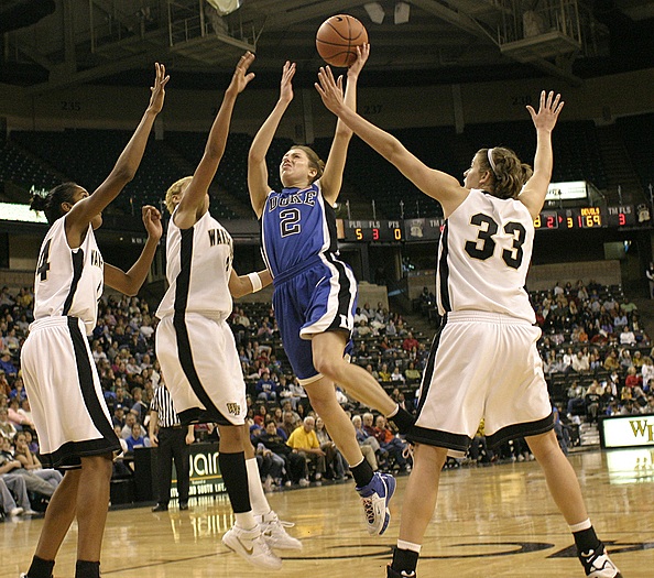 Emily Waner goes to the basket