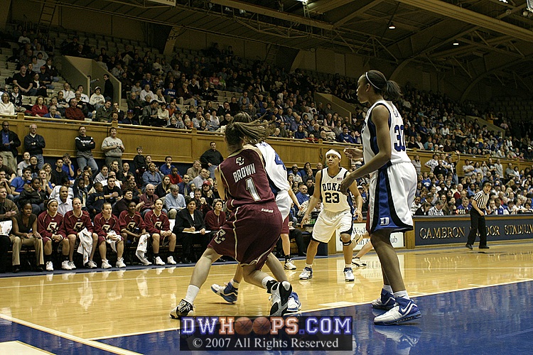 After a missed Duke freethrow, Abby Waner tied up Ayla Brown, arrow to the Blue Devils
