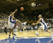 46-31, 18:12 - An acrobatic steal for Lindsey Harding