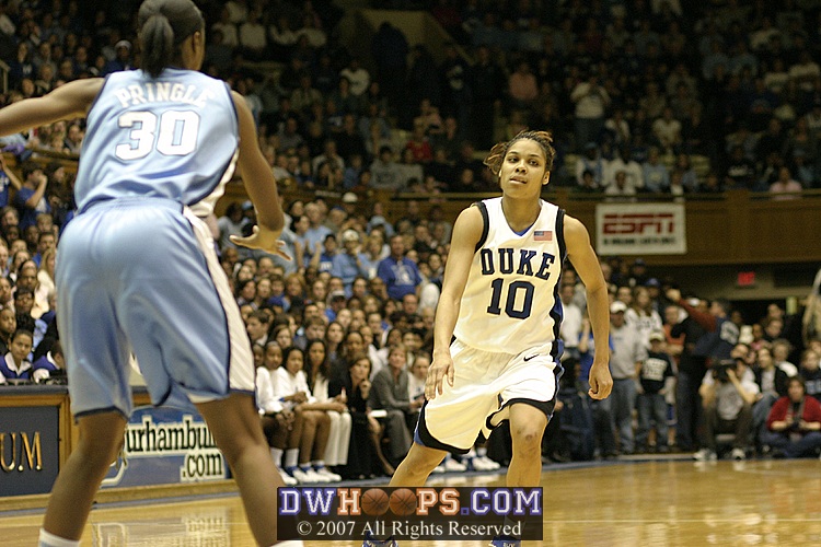 Lindsey Harding in the early moments of the game