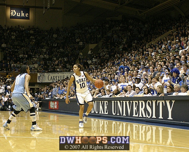 Lindsey Harding sizes up the UNC defense