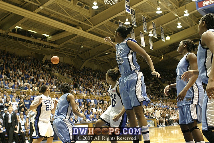 After the rebound, Harding whips it outside...