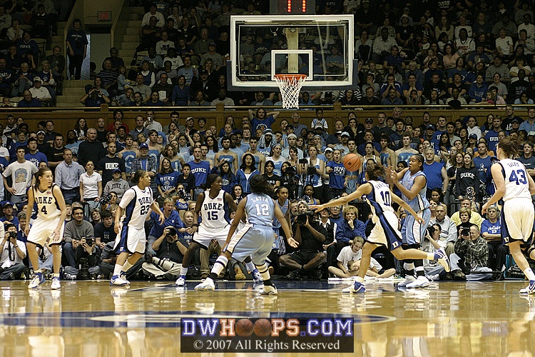 Latta finds Larkins inside, Erlana converted the layup to close out first half scoring
