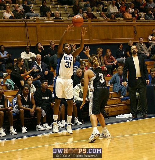 Keturah Jackson dumps the ball inside