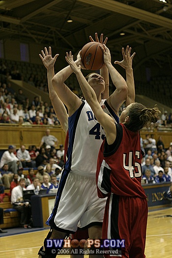 ...but when Alison is fronted by Lucia Pablos(45)...