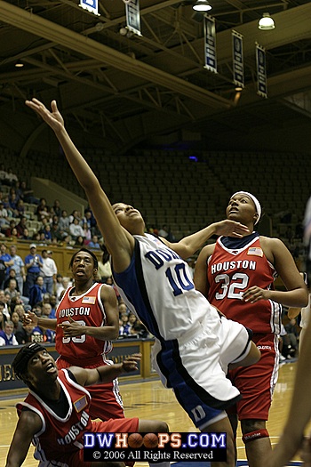 Linsdey Harding extends after a shot