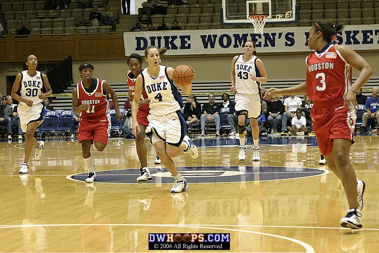 Abby Waner runs the break