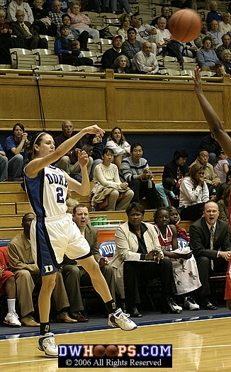 Emily Waner makes a skip pass