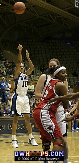 Linsdey Harding jump shot