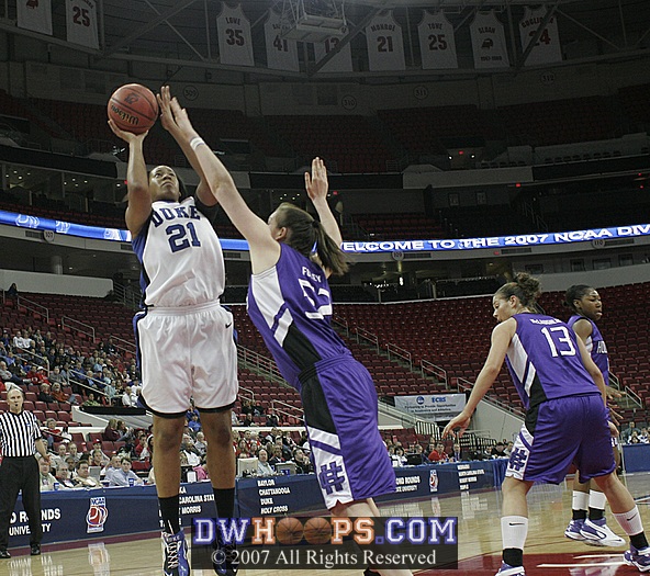 Joy Cheek ends a 5-0 Crusader run with this jumper