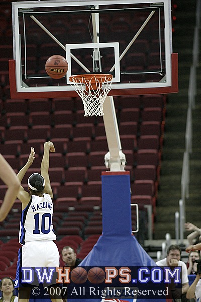 Lindsey Harding puts down a free throw