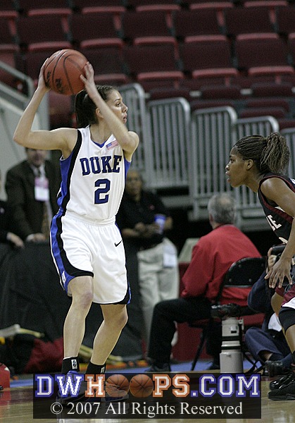 Eimly Waner works on the perimeter