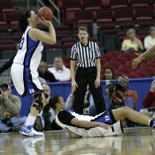 32-18, 3:45 - Ali takes advantage of Carrem's screen, making this jumper