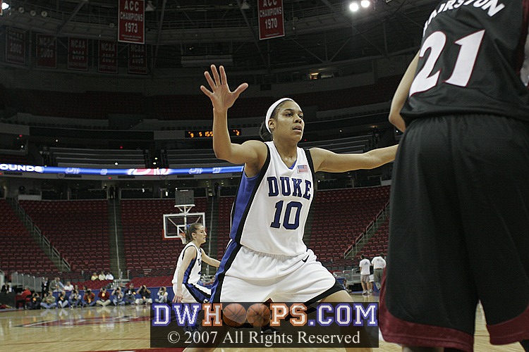 Lindsey Harding guards the inbounding player