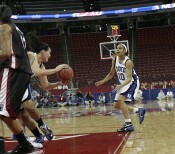 24-16, 7:23 - Lindsey sees a break opportunity after this Bales steal