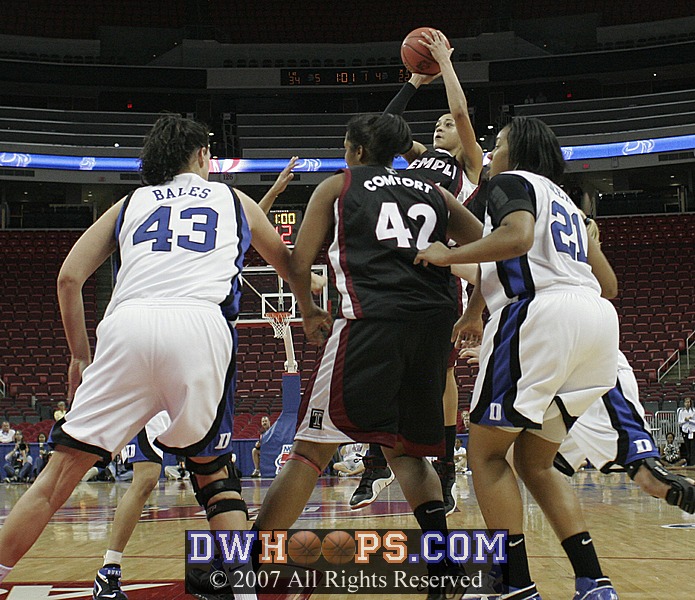 Kamesha Hairston sinks a jumper