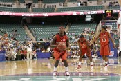 2-0, 19:10 - Ajavon on the line, making both