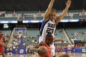 11-10, 7:32 - Nish forces a Carson turnover (3 of 5)