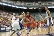 21-16, 0:45 - Lindsey Harding is guarded by Ajavon...