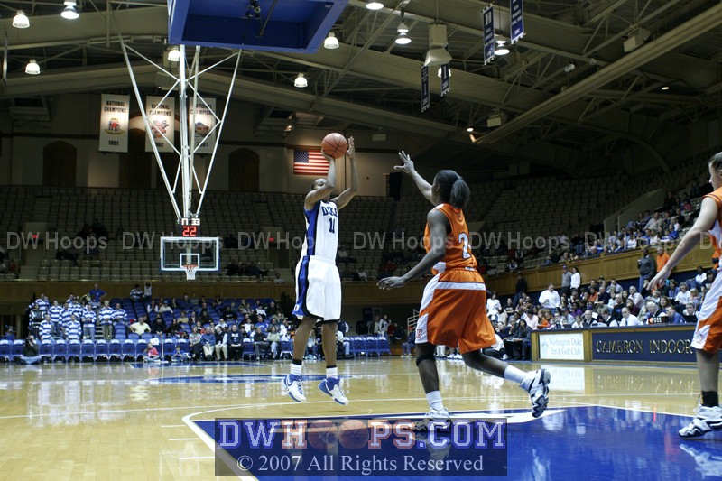 Chante Black shows off her new range with a sweet free-throw line jumper