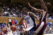 Chante Black works in the paint against Jacinta Monroe - 21-15 - 6:13 1st