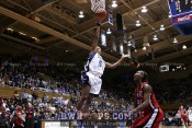 Another layup for Jasmine Thomas (2 of 2) - 20-12 - 9:07 1st
