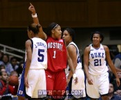 Another Duke turnover as things are getting a little closer - 35-32 - 17:33 2nd
