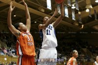 Chante Black scores again from close range, 24 of Duke's 29 first half points were from the paint - 23-18 - 8:09 1st
