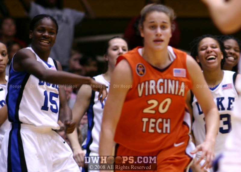 Duke bench reacts to Waner's bomb
