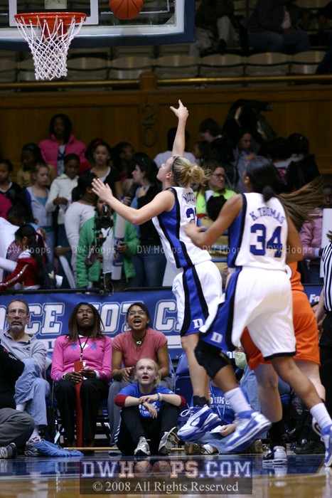 Brittany Mitch scores inside