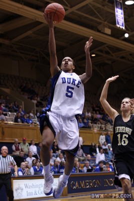 ...equals a pretty layup for Jaz - 32-11 - 4:59 1st - D5