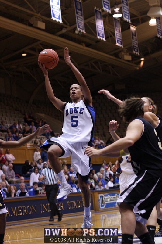 Jasmine Thomas missed layup