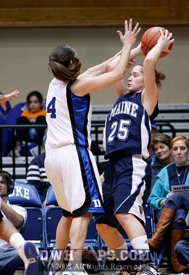 After turning the ball over, Abby Waner harasses Amanda Tewksbury into calling time out -  - D4.O25;1, 14:06, 14-1